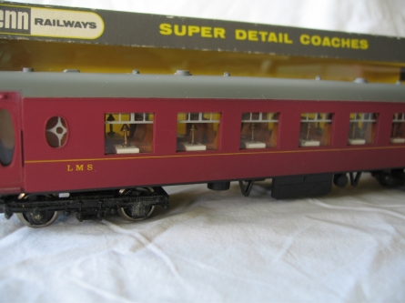 W6010 Pullman 2nd Class Coach - LMS Red