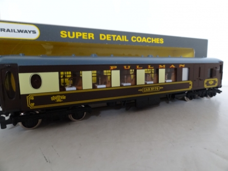 Wrenn W.6000A  No 79 Pullman Brk Coach - White Tables - Rare 