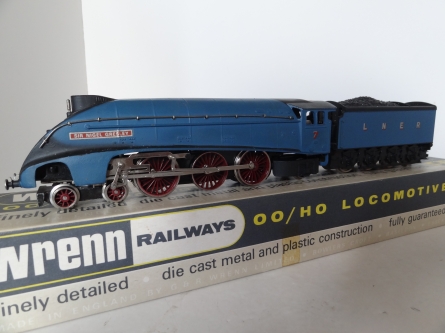 Wrenn W2212 "Sir Nigel Gresley" A4 Class - LNER /Garter Blue - Early P3 Issue