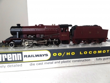 Wrenn W2272 2-8-0 8F Locomotive-LMS Maroon- 1983 Issue - Rare 